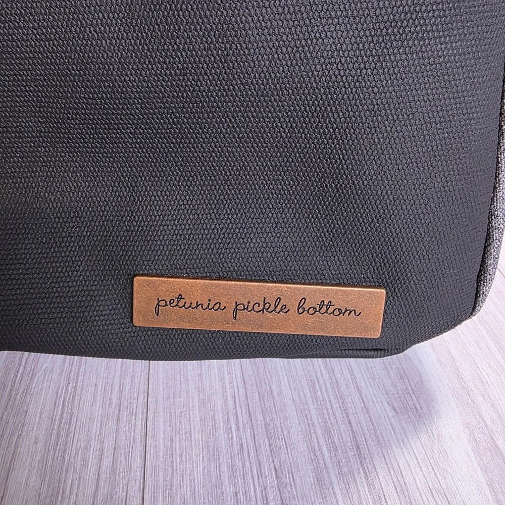 Petunia Pickle Bottom Meta Backpack Graphite/Black Diaper Bag Mom‎ Backpack
